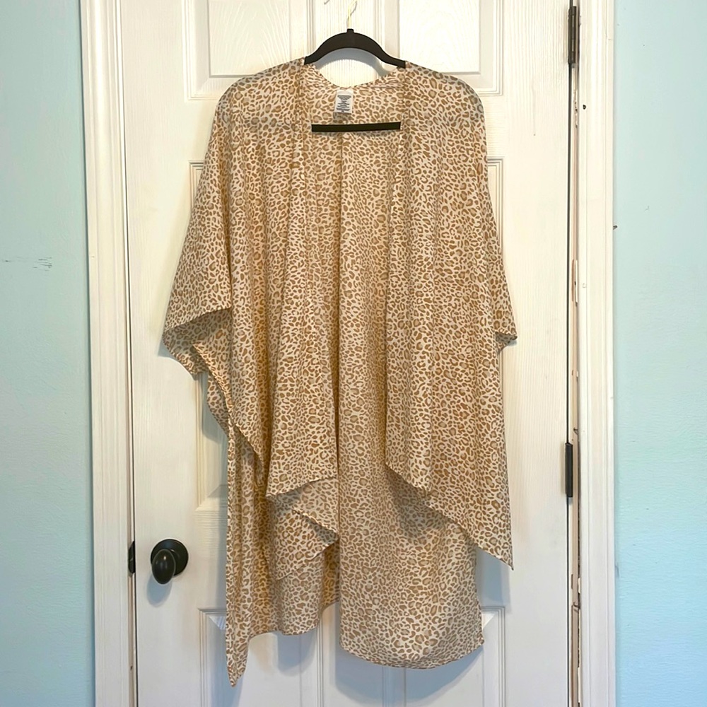 Tan Leopard print kimono